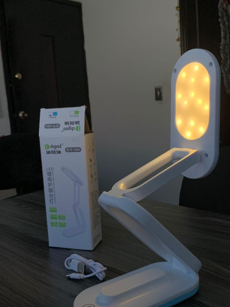Lámpara LED de Escritorio Plegable - Luz Ajustable USB - imagen 1